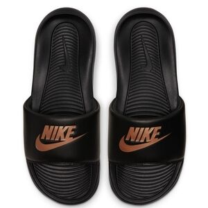 New In Box Nike VICTORI ONE SLIDES